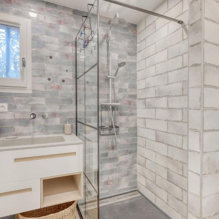 Magnificent NEWLY renovated close to beach & swimming pool - Studio - 17