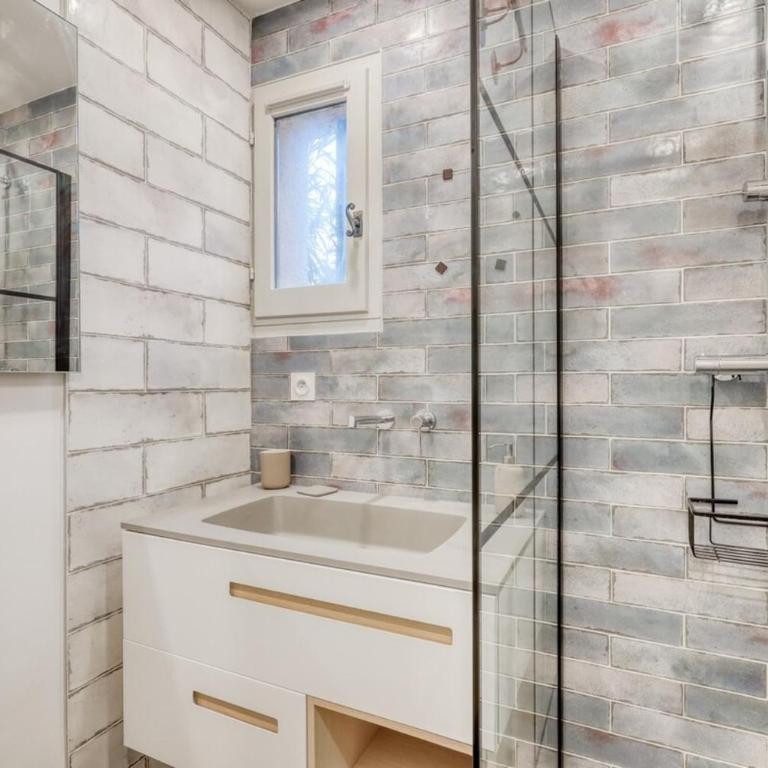 Magnificent NEWLY renovated close to beach & swimming pool - Studio - 18