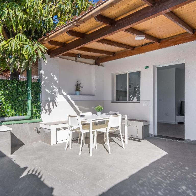 Home2Book Vibrant Maspalomas Stay, Pool & Terrace - Two-Bedroom Apartment - 3