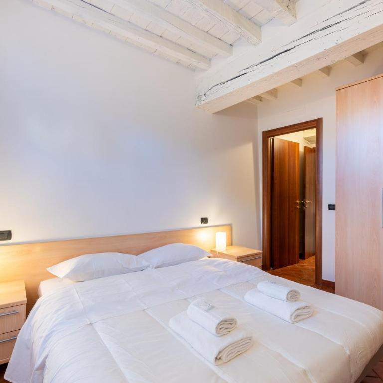 GuestHost - Piazza San Bartolomeo Bright&Comfy Apt x4 - One-Bedroom Apartment - 2