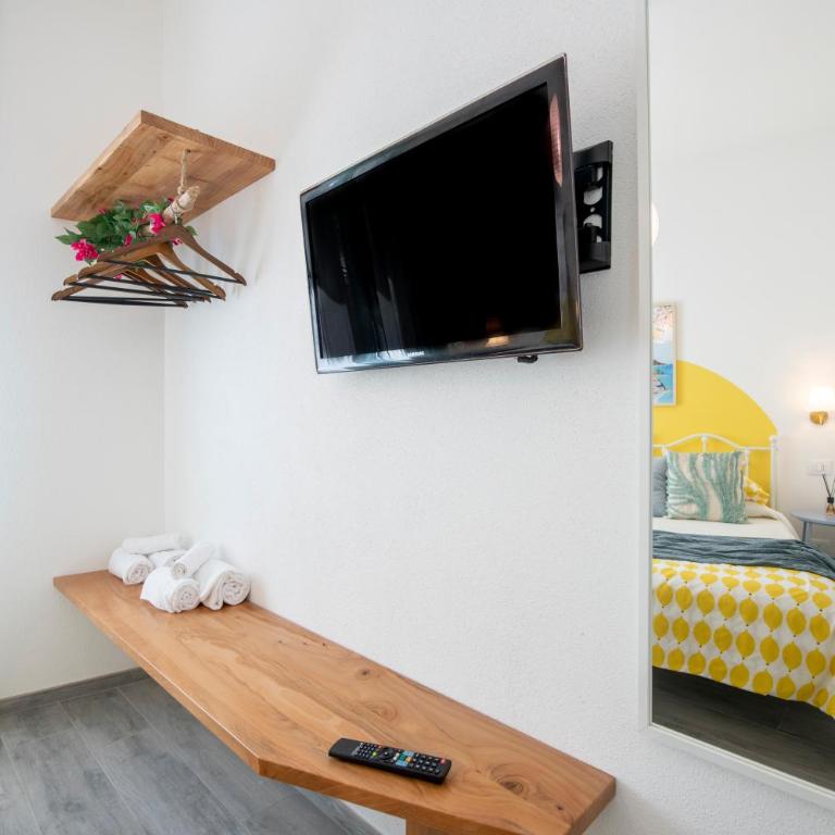 aMoneglia, 2 minutes walk to the beach, PVT PARK - Camera Quadrupla Comfort - 5