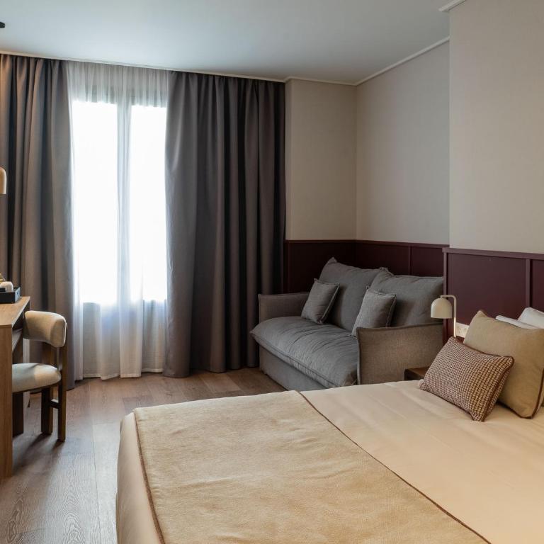 Hotel Well and Come Málaga - Habitación Familiar Deluxe - 6