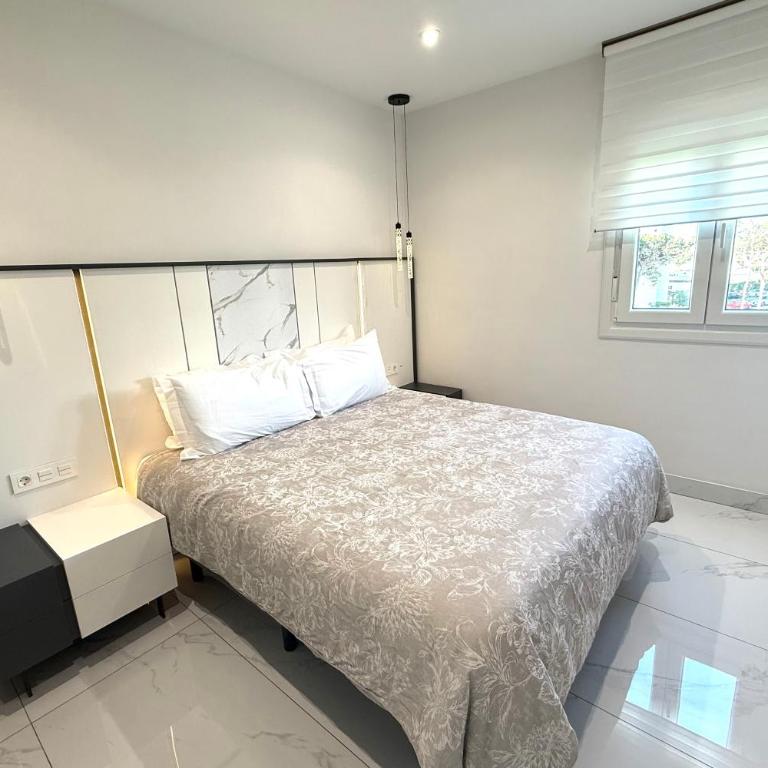 MI CAPRICHO 12 - Luxury Beachfront Apartment- Costa del Sol - Three-Bedroom Apartment - 41
