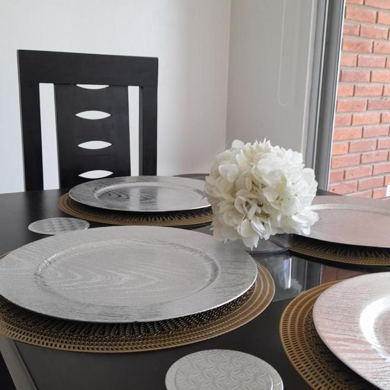 Depto de Lujo en Equipetrol en un solo piso, a 2 cuadras del Hotel Los Tajibos - Apartamento de 3 dormitorios - 20