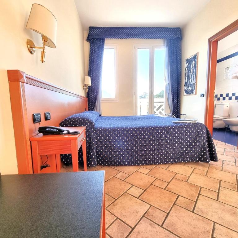 Hotel Giotto - Camera Matrimoniale con Balcone - 7