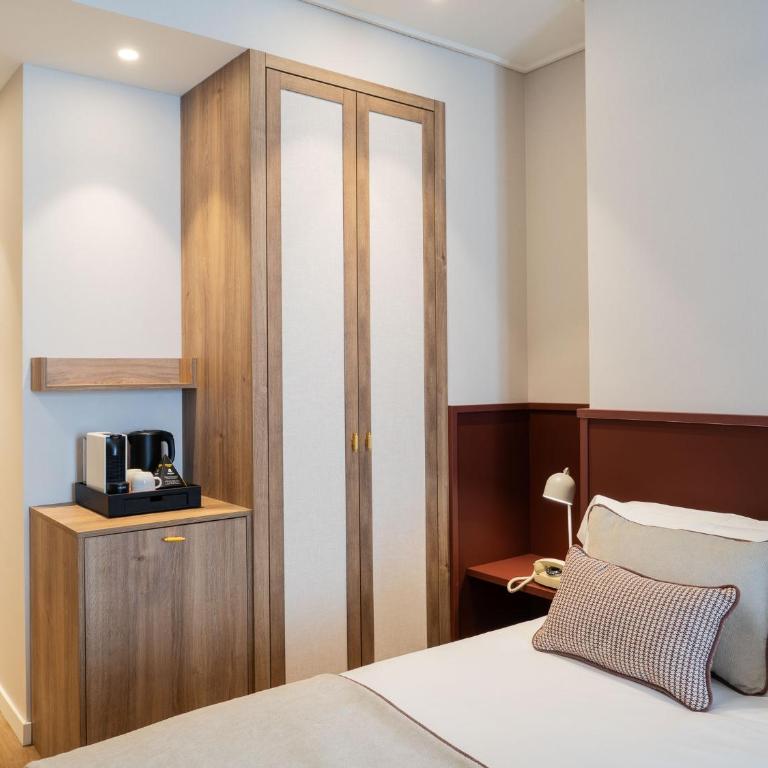 Hotel Well and Come Málaga - Habitación Triple - 9