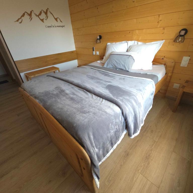 Les Tilleuls de Chapareillan Chambres d'hôtes - Chambre Lit King-Size - Vue sur Montagne - 5