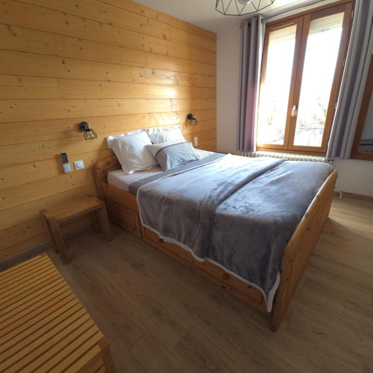 Les Tilleuls de Chapareillan Chambres d'hôtes - Chambre Lit King-Size - Vue sur Montagne - 7
