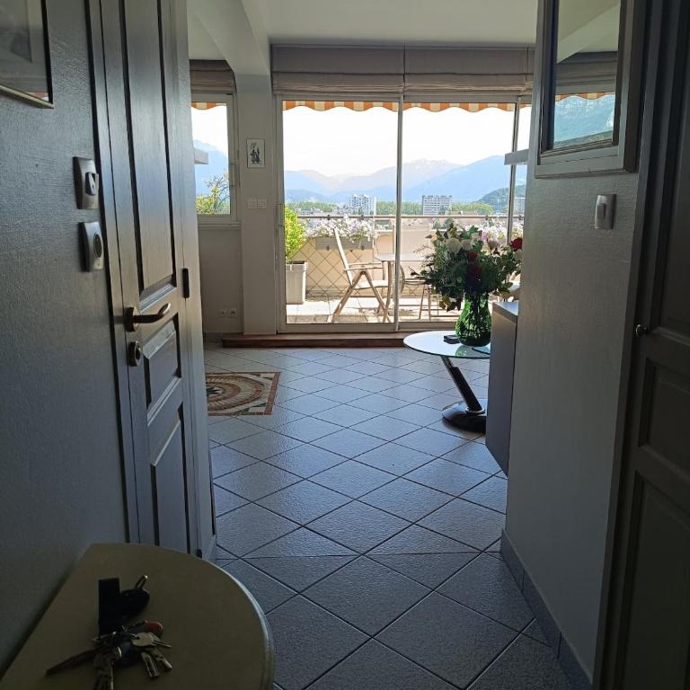 La Tour Gambetta T3 Vue lac - Appartement 2 Chambres - 7