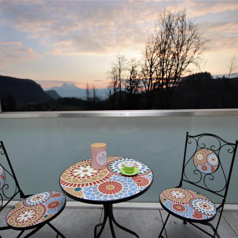 Blick auf Salzburg City - One-Bedroom Apartment - 9