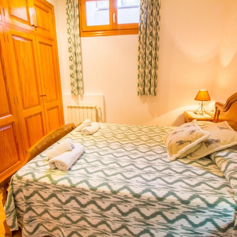 Sunny villa with private pool, AC and WIFI - Four-Bedroom House - 20