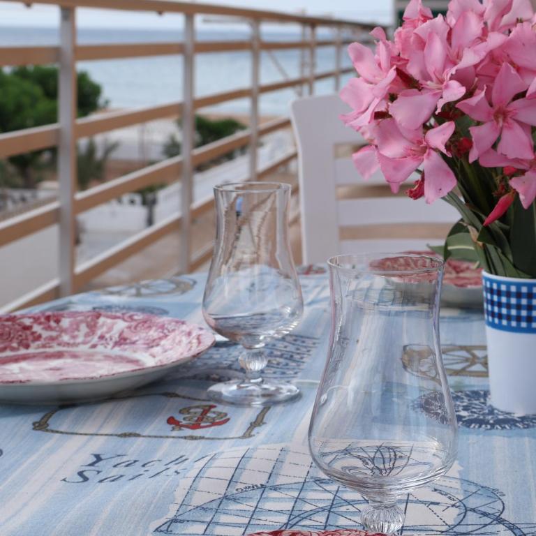 Mediterráneo azul 1era linea de playa - Apartamento de 3 dormitorios con vistas al océano - 3