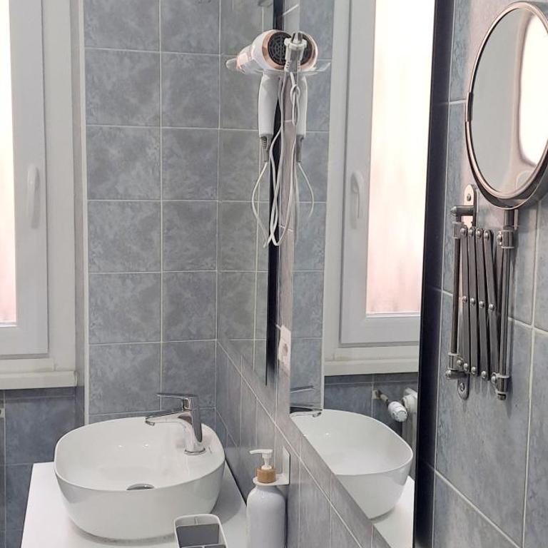 AMORES ROMA APARTMENT Family & Friends, 4min da Metro A & 15min per Centro - Appartement 2 Chambres - 33