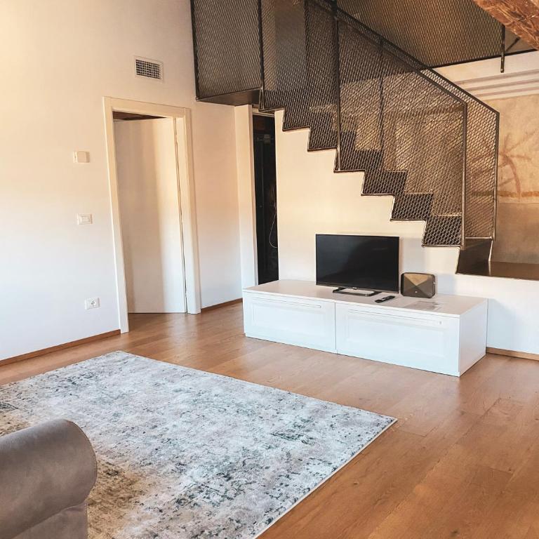 Ponte Pietra Luxury Home in Verona - Two-Bedroom Apartment - 16