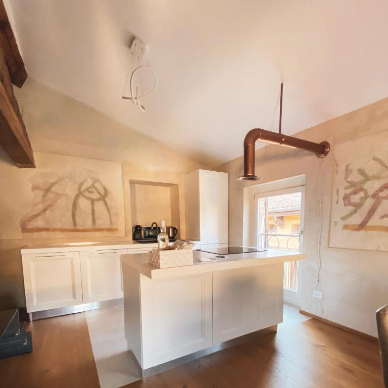 Ponte Pietra Luxury Home in Verona - Two-Bedroom Apartment - 12