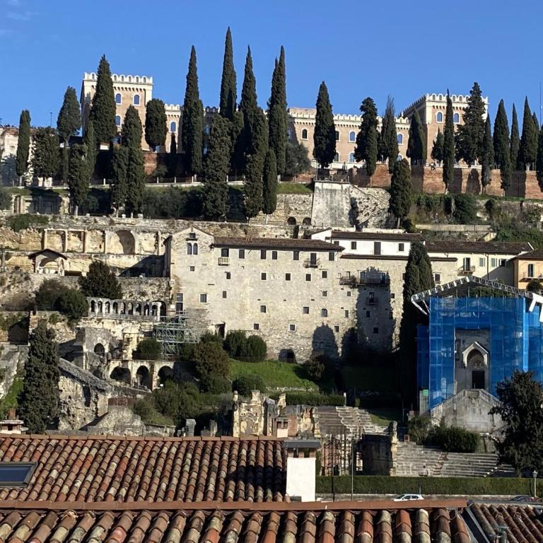 Ponte Pietra Luxury Home in Verona - Two-Bedroom Apartment - 19
