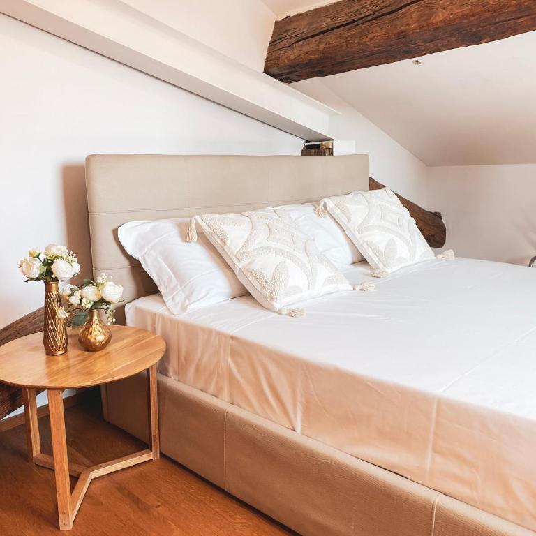 Ponte Pietra Luxury Home in Verona - Two-Bedroom Apartment - 33
