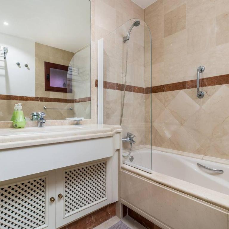 Beachfront, 3Pools, King Bed, Free GymParking - Apartamento - 9