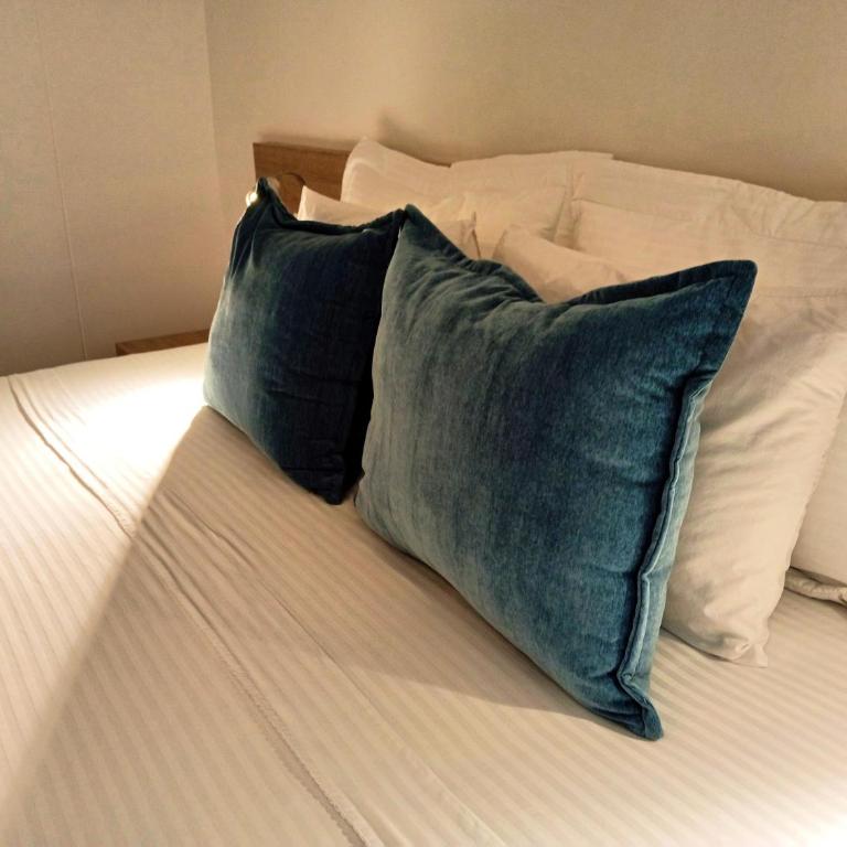 Hotel Lomas 10 Medellin - Deluxe King Room - 6