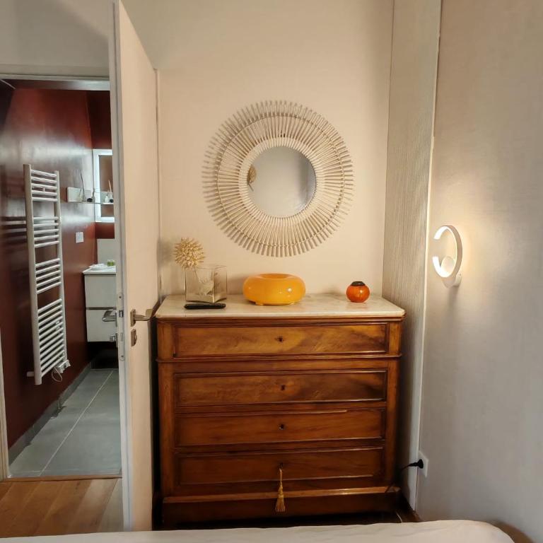 chambre d'hote de charme "Villa les Iris" proche centre ville - Chambre Double avec Salle de Bains Privative - 3