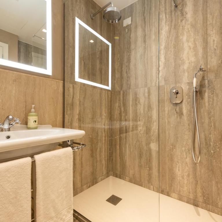 Palazzo Doni by Florence Art Apartments - Camera Matrimoniale Superior - 7