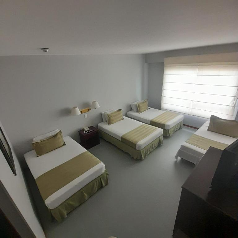 Hotel Internacional La Triada - Quadruple Room - 2