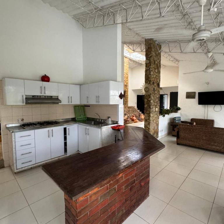 Villa con Pisicina Privada Melgar - Casa de 4 dormitorios - 3