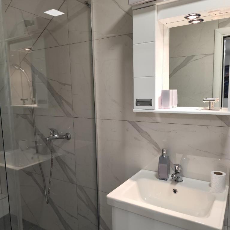 Nomad apartments - Studio Apartment - 9