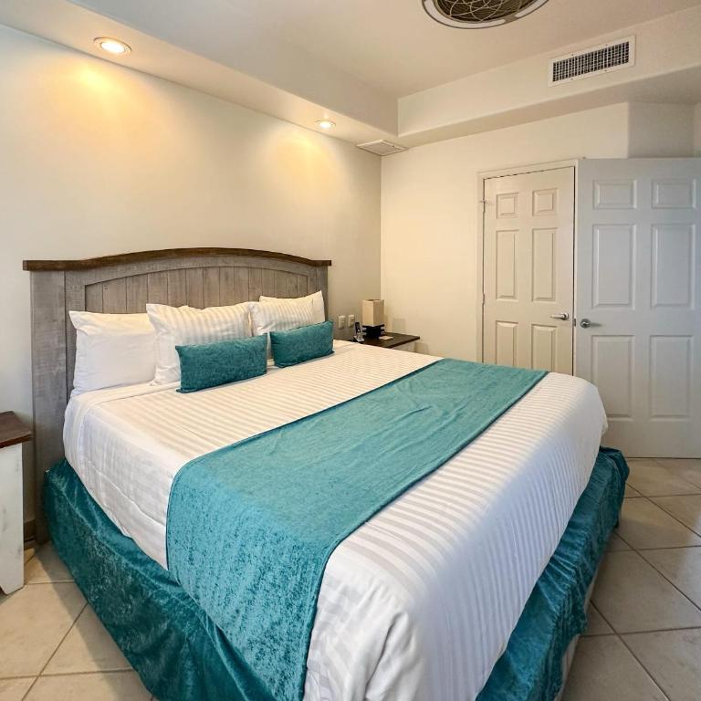 3BR Condo at Iconic Sandy Beach Area - Apartamento - 53