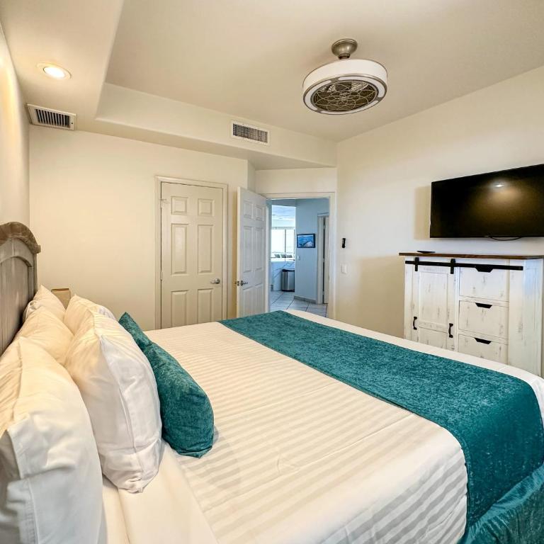 3BR Condo at Iconic Sandy Beach Area - Apartamento - 54