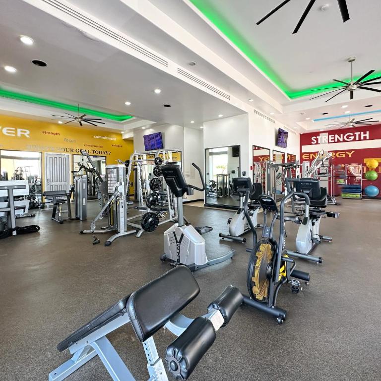 3BR Condo at Iconic Sandy Beach Area - Apartamento - 89