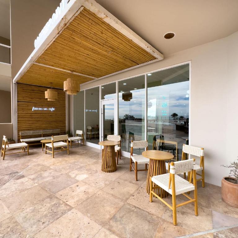 3BR Condo at Iconic Sandy Beach Area - Apartamento - 93