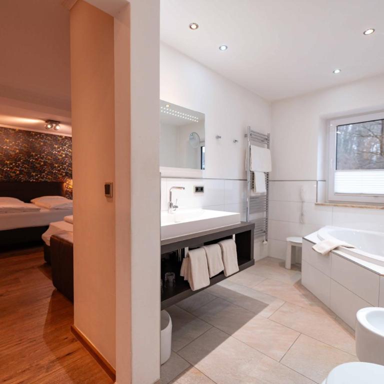 Boutique-Hotel Bayerischer Hof - Junior Suite - 3