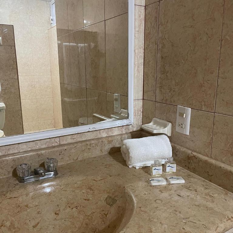 Hotel Vistamar - Standard King Room - 3