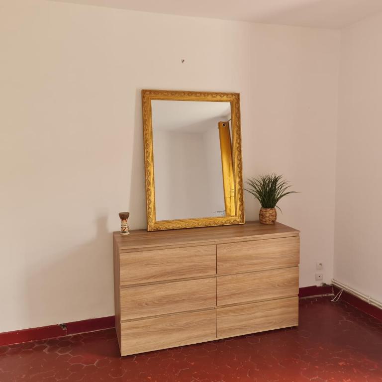 Appartement Duplex nimes centre160m2 climatisation 3 chambres avec parking - Appartamento con Vista Città - 25