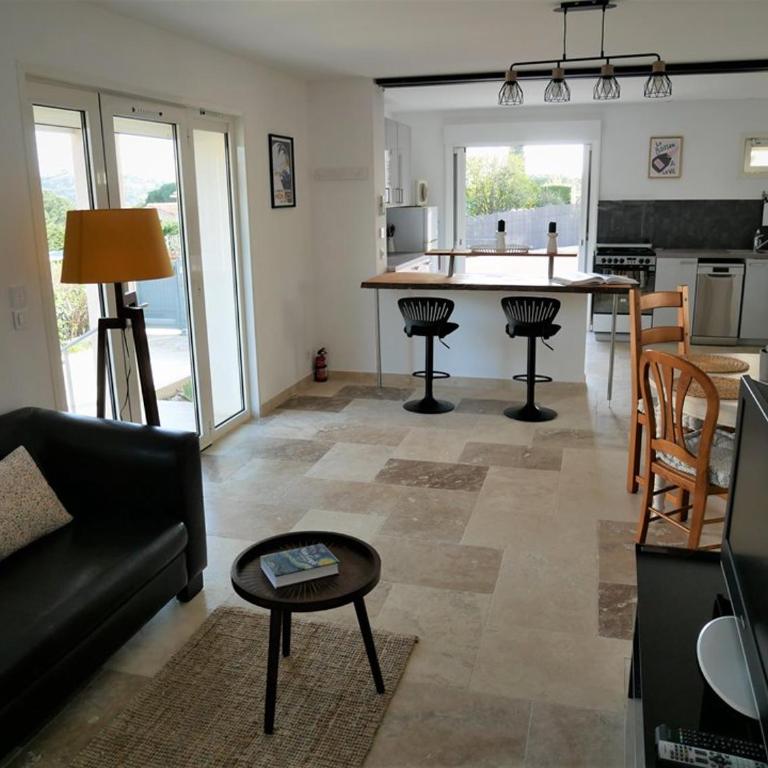 Bel appartement 3 pièces en villa climatisé 800m plage WIFI - Maison 2 Chambres - 7