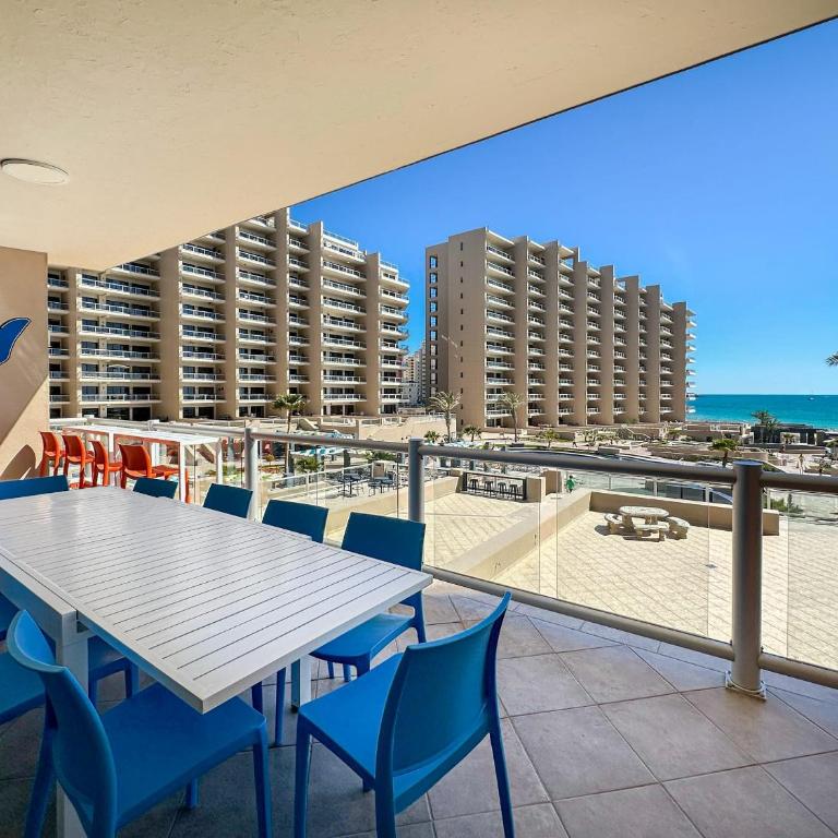 Luxury 4 Bed Condo with Huge Deck - Apartment - 6