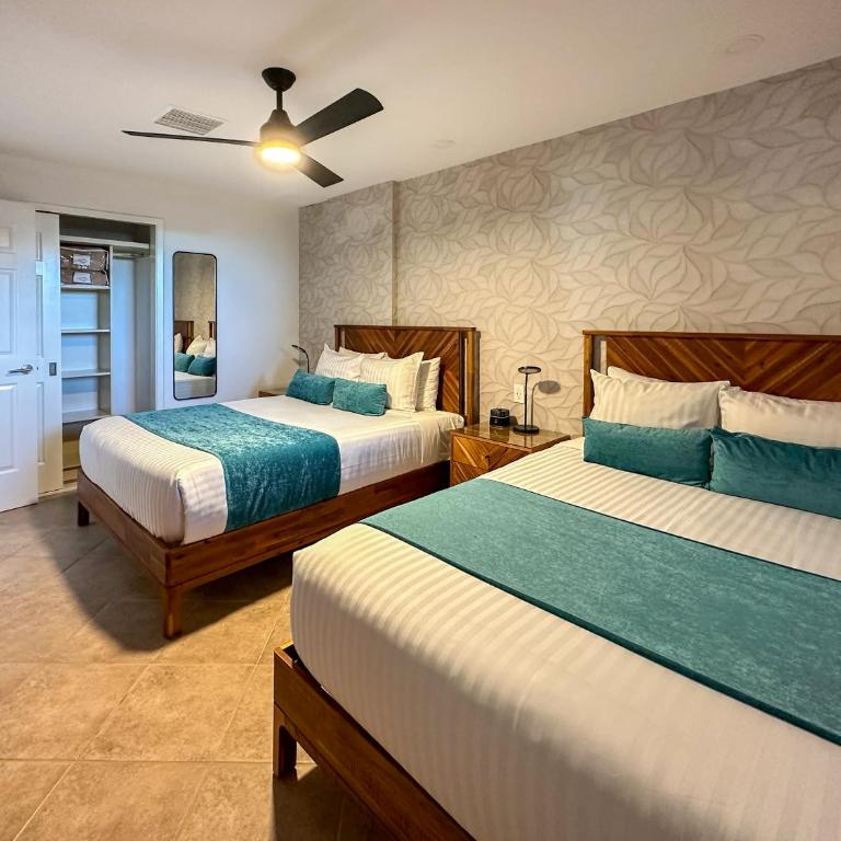 Luxury 4 Bed Condo with Huge Deck - Apartment - 55