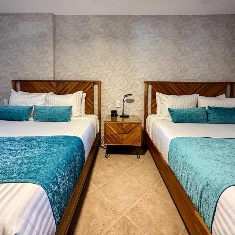 Luxury 4 Bed Condo with Huge Deck - Apartment - 56