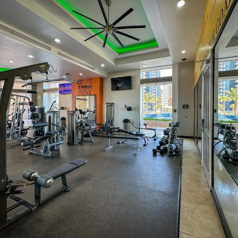 Luxury 4 Bed Condo with Huge Deck - Apartment - 59