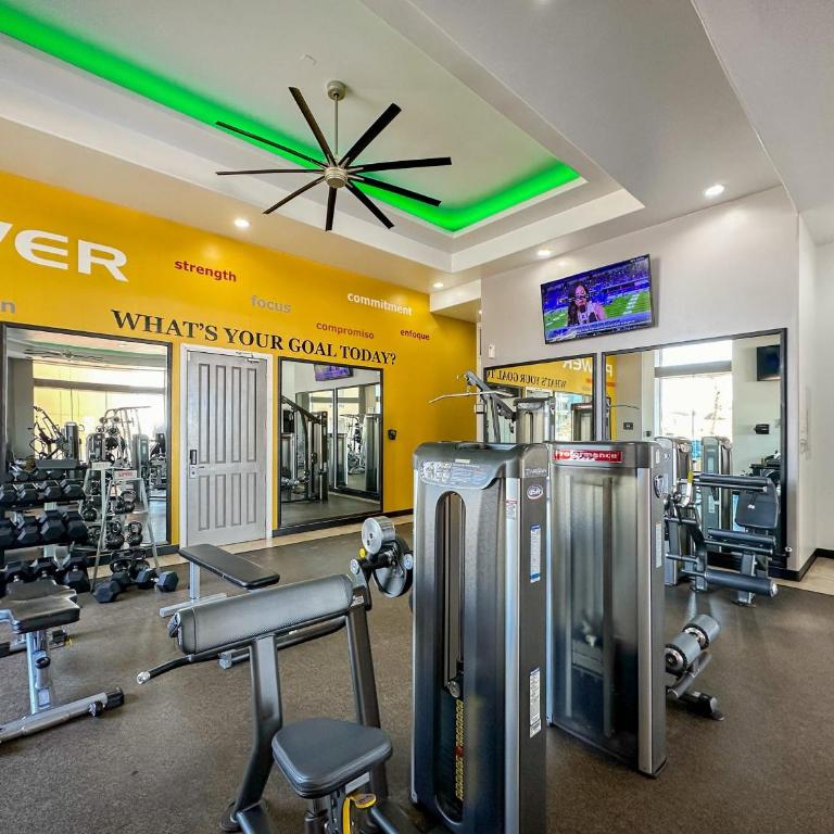Luxury 4 Bed Condo with Huge Deck - Apartment - 61