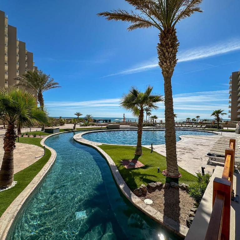 Luxury 4 Bed Condo with Huge Deck - Apartment - 76