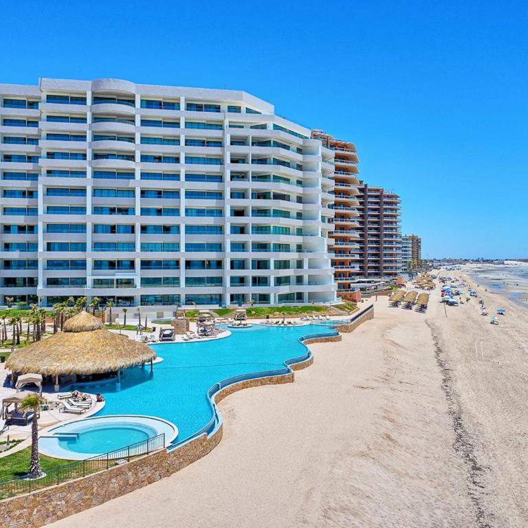 Modern 2BR Gem oIconic Sandy Beach - Apartamento - 1