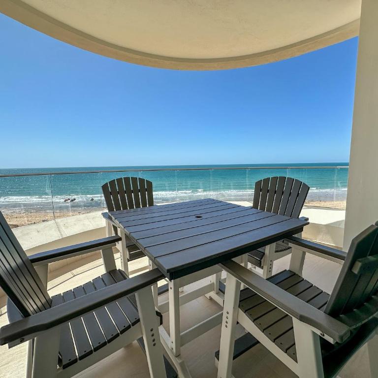 Modern 2BR Gem oIconic Sandy Beach - Apartamento - 9