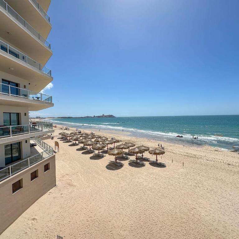 Modern 2BR Gem oIconic Sandy Beach - Apartamento - 11
