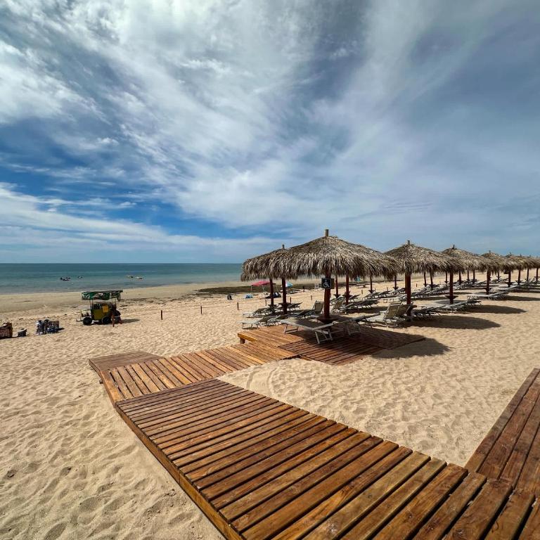 Modern 2BR Gem oIconic Sandy Beach - Apartamento - 86