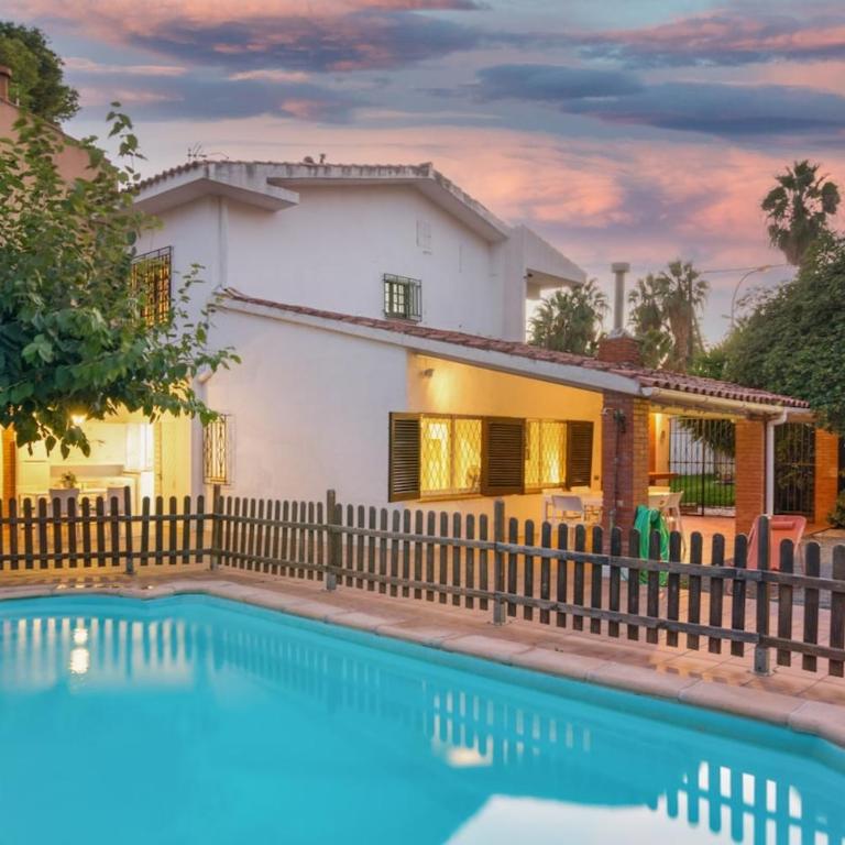 Family Villa Salou - Private Pool and BBQ - Near Beach - Villa with Private Pool - 7