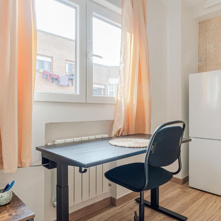 Estudio en Moncloa - One-Bedroom Apartment - 2