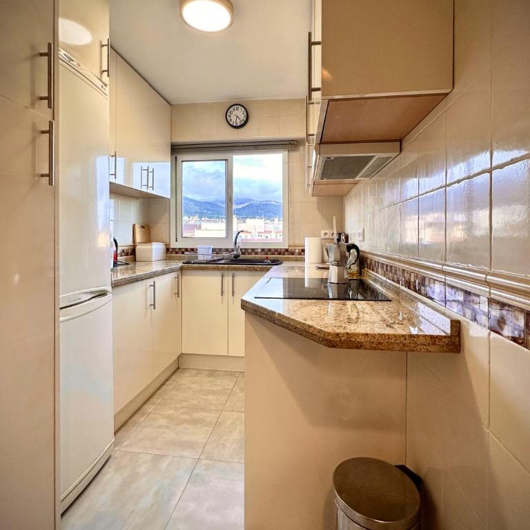 2 Bedrooms and 2 Bathrooms with Sea View at Piscis Benalmadena Arroyo - Apartamento de 2 dormitorios con balcón y vistas al mar - 12