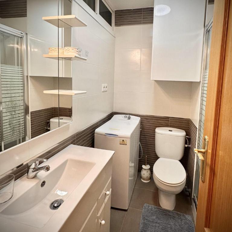 2 Bedrooms and 2 Bathrooms with Sea View at Piscis Benalmadena Arroyo - Apartamento de 2 dormitorios con balcón y vistas al mar - 16